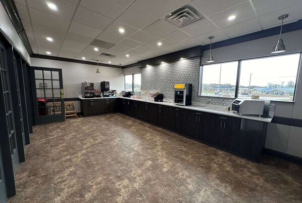 Free daily buffet breakfast