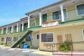Exterior - Bay Front Inn Santa Cruz (Santa Cruz)