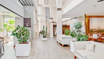 Quầy tiếp tân
