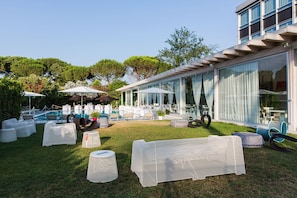 Outdoor pool - Italiana Hotels Florence (Florence)