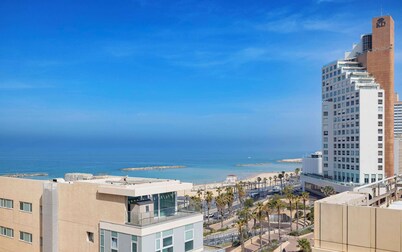 Best Western Regency Suites
