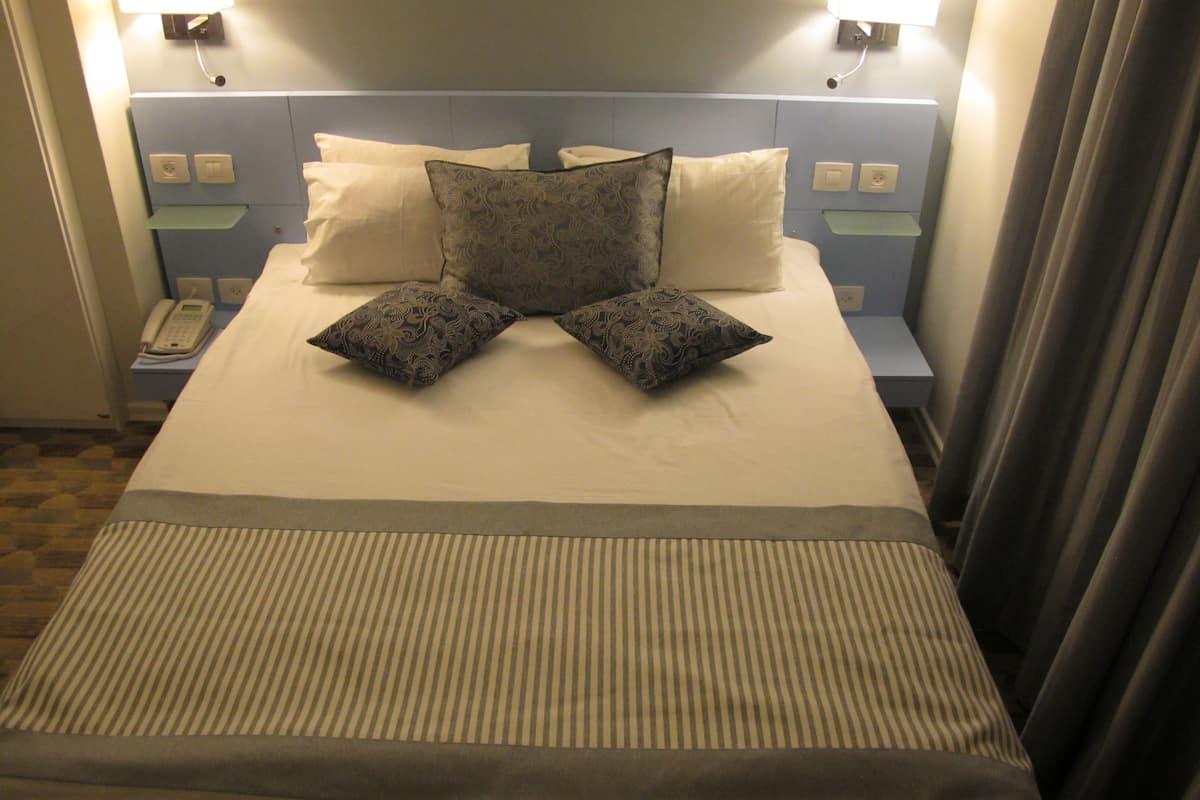 in-room safe, desk, soundproofing, iron/ironing board