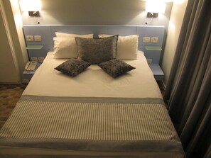 In-room safe, desk, soundproofing, iron/ironing board