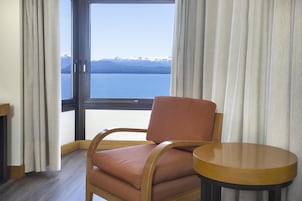 Premium bedding, down duvets, pillow-top beds, minibar