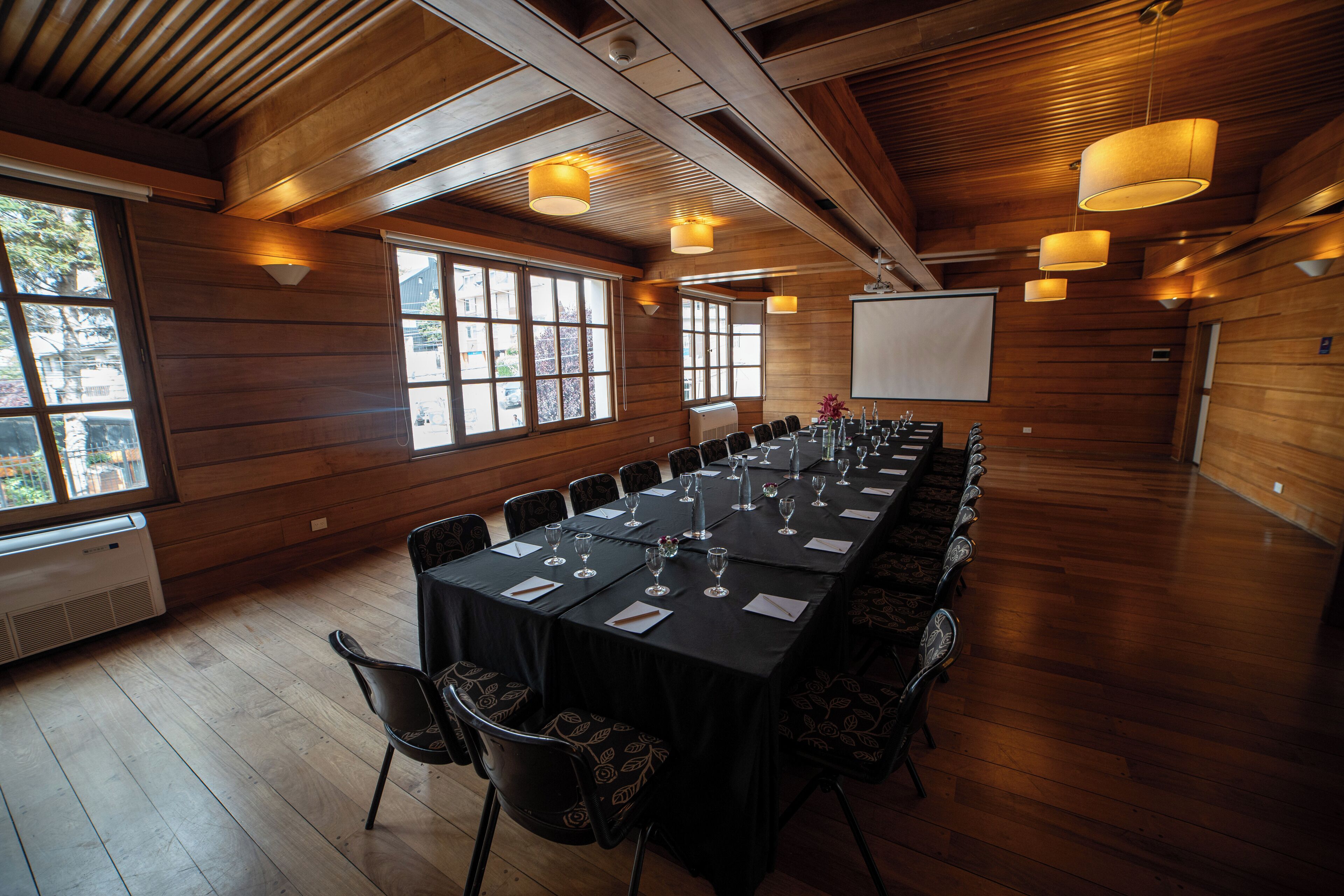 〜23日特別価格　新品　アルゼンチンのバリローチェのウナエル・ウアピ湖 NH エーデルワイス バリローチェ(サン カルロス デ バリローチェ)を