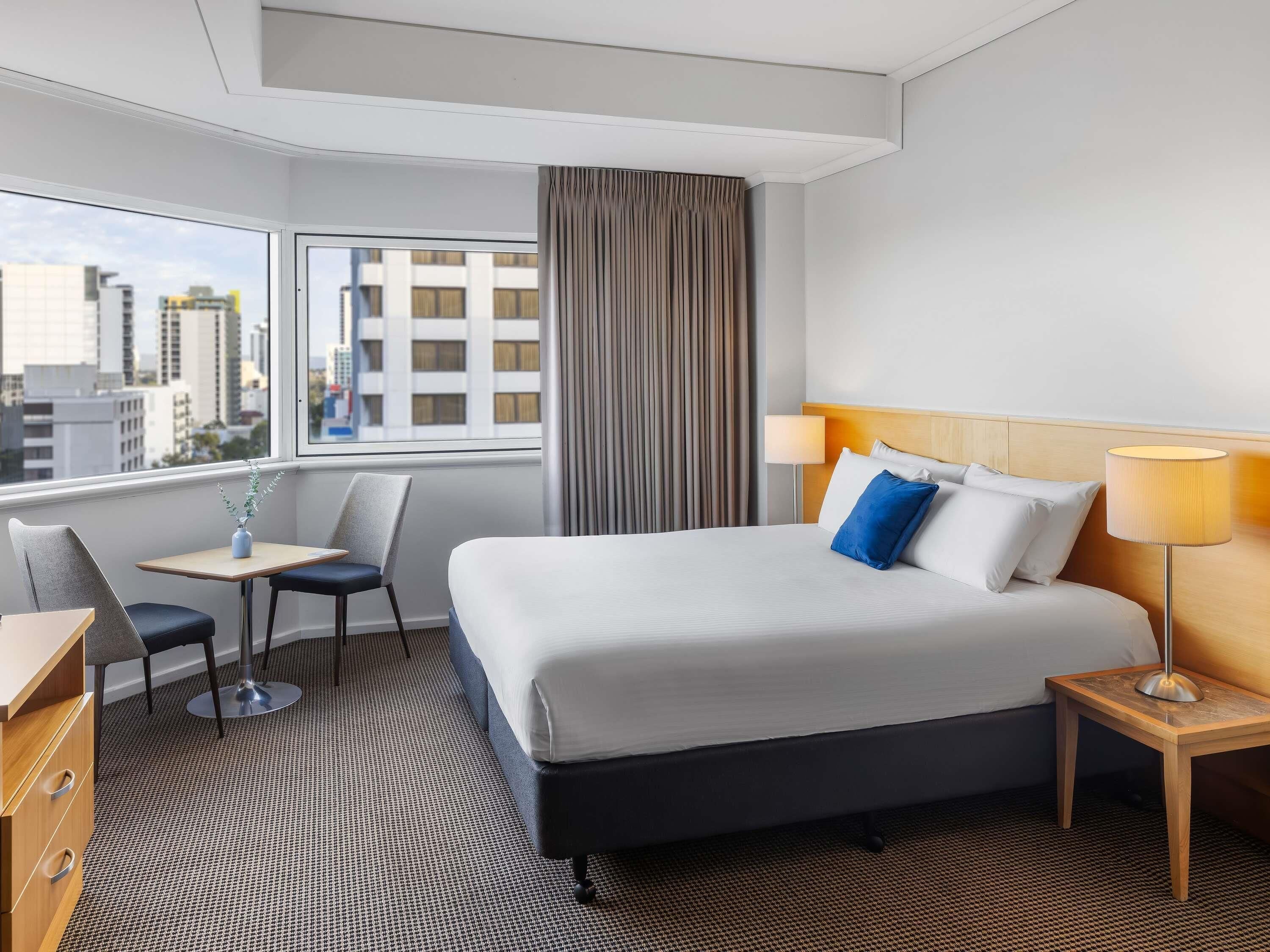 高級客房, 1 張特大雙人床 | 高級寢具、舒適加層、迷你吧、客房內保險箱