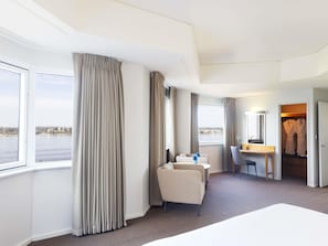 Superior Suite River View, 1 King Bed | 1 bedroom, premium bedding, pillowtop beds, minibar - Novotel Perth Langley (Perth)
