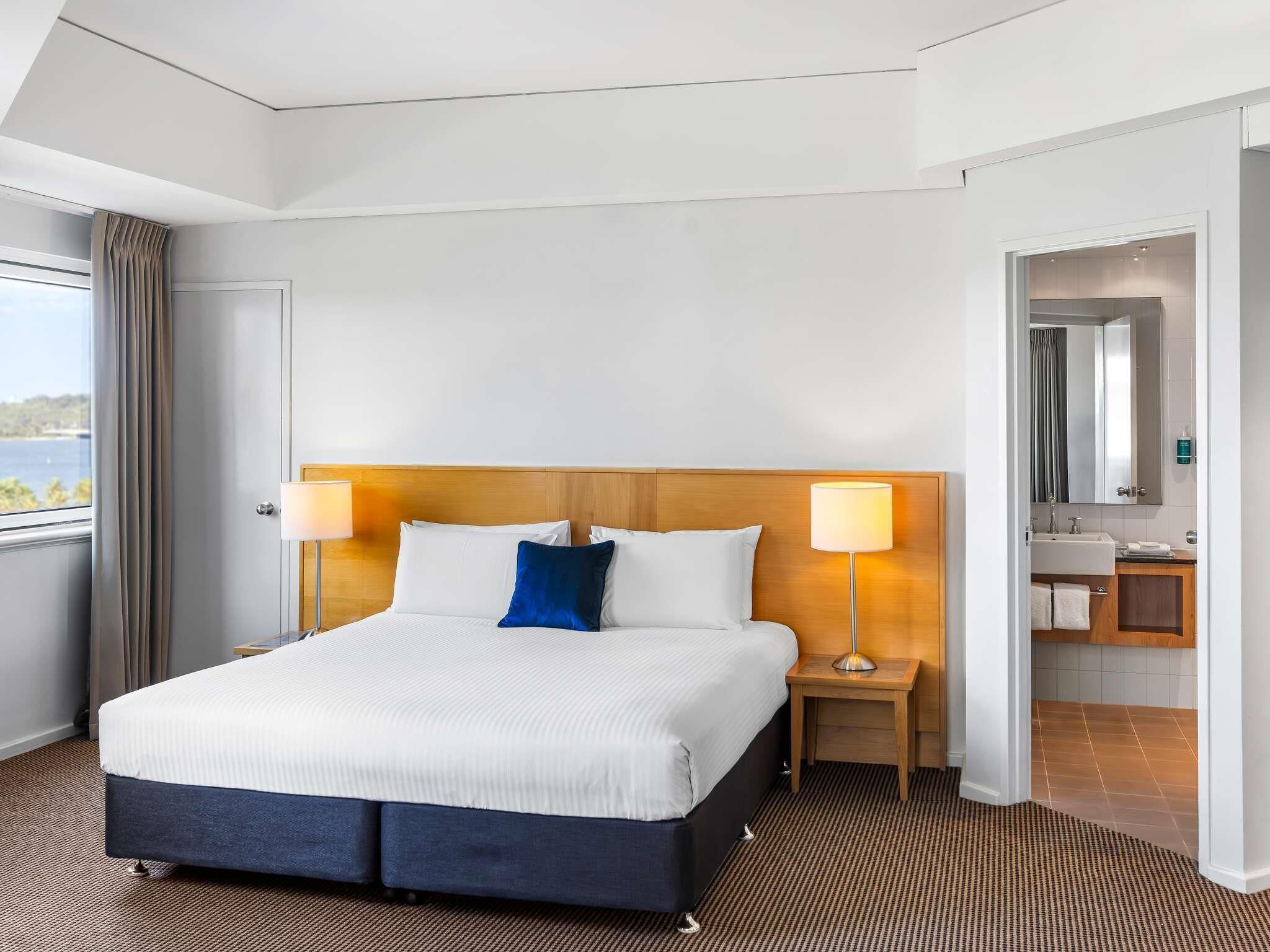 Junior Suite River View, 1 King Bed | Premium bedding, pillowtop beds, in-room safe, desk