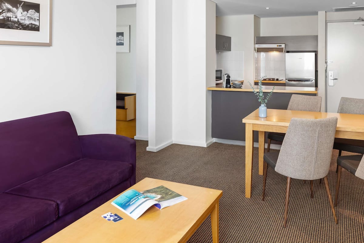 Executive Suite | 1 bedroom, premium bedding, pillowtop beds, minibar