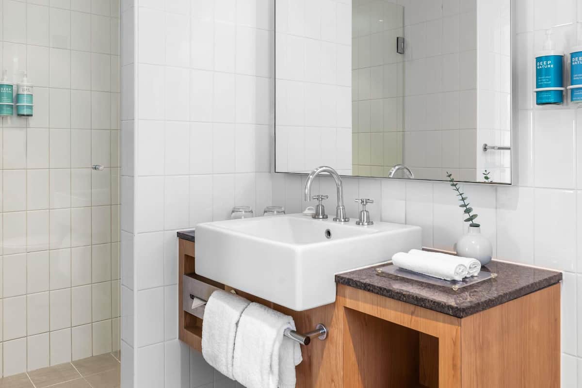 1 bedroom, premium bedding, pillowtop beds, minibar