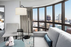 Junior Suite, 1 Bedroom, Non Smoking (King Bed) | Living room | 42-inch flat-screen TV with cable channels, TV, pay movies