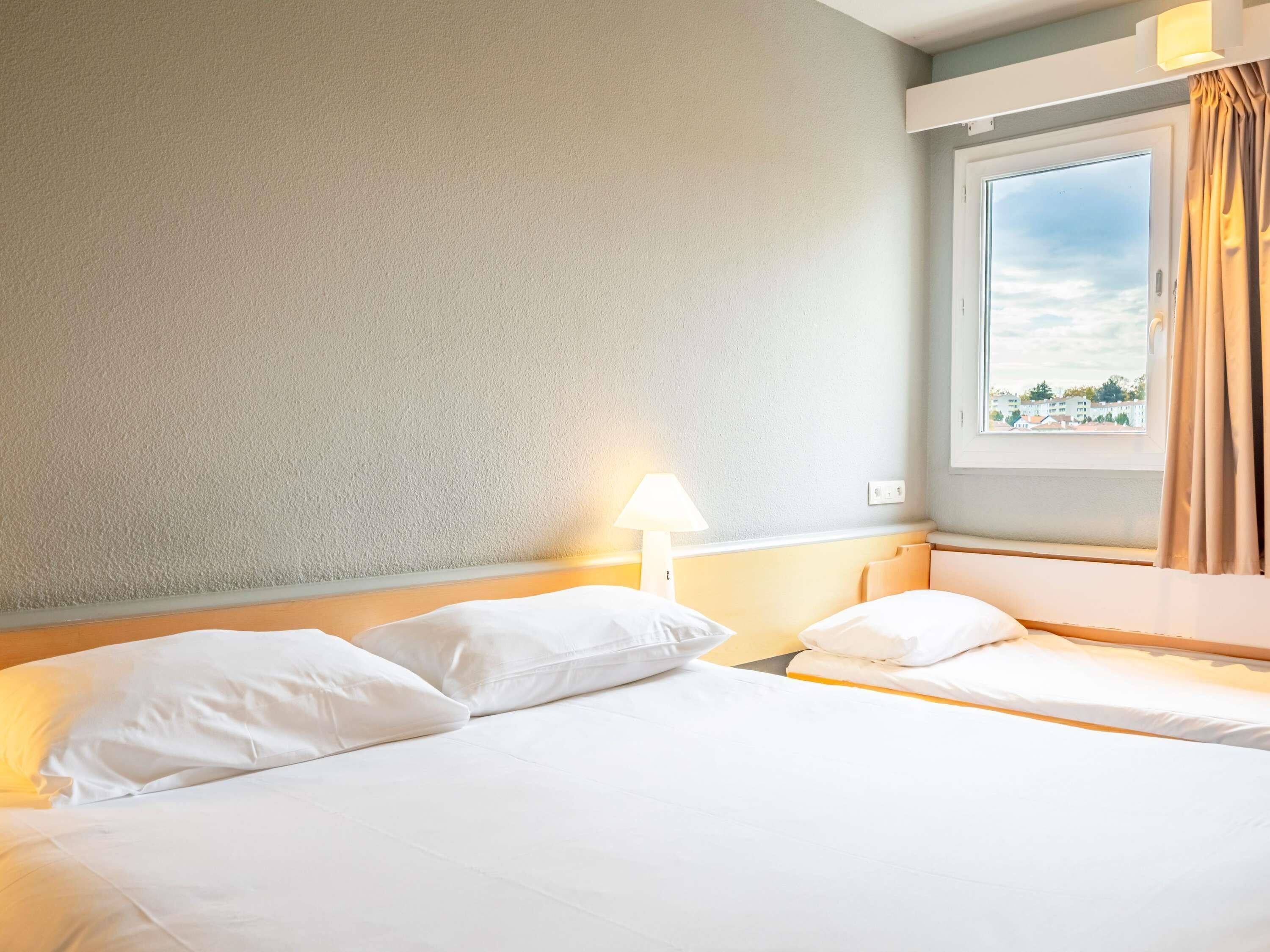 in-room safe, individually decorated, individually furnished, desk