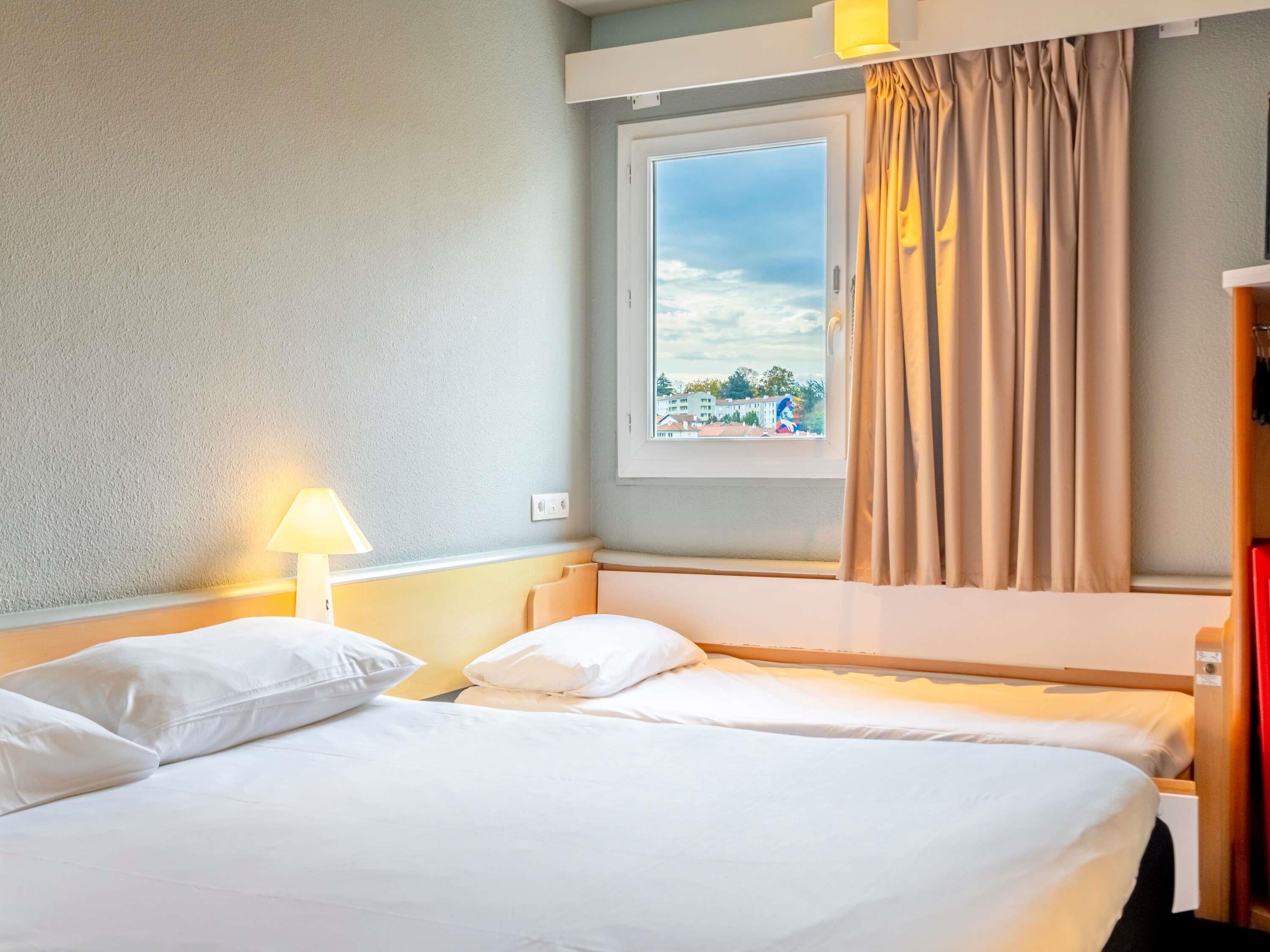 in-room safe, individually decorated, individually furnished, desk