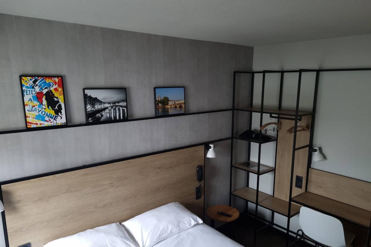 ห้องสแตนดาร์ดดับเบิล, เตียงใหญ่ 1 เตียง | ตู้นิรภัยในห้องพัก, ห้องพักตกแต่งอย่างมีเอกลักษณ์, ตกแต่งพิเศษโดยเฉพาะ