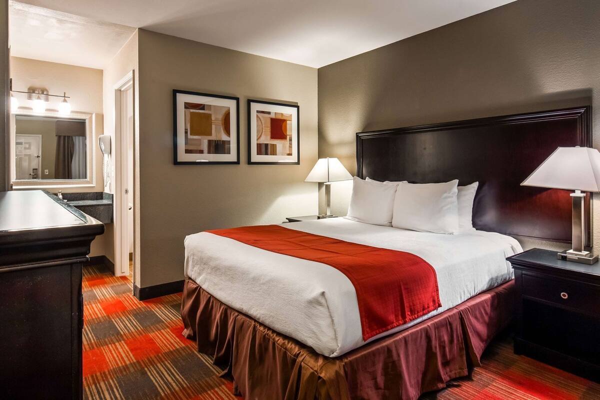 Coffre-fort, bureau, espace de travail pour ordinateurs portables