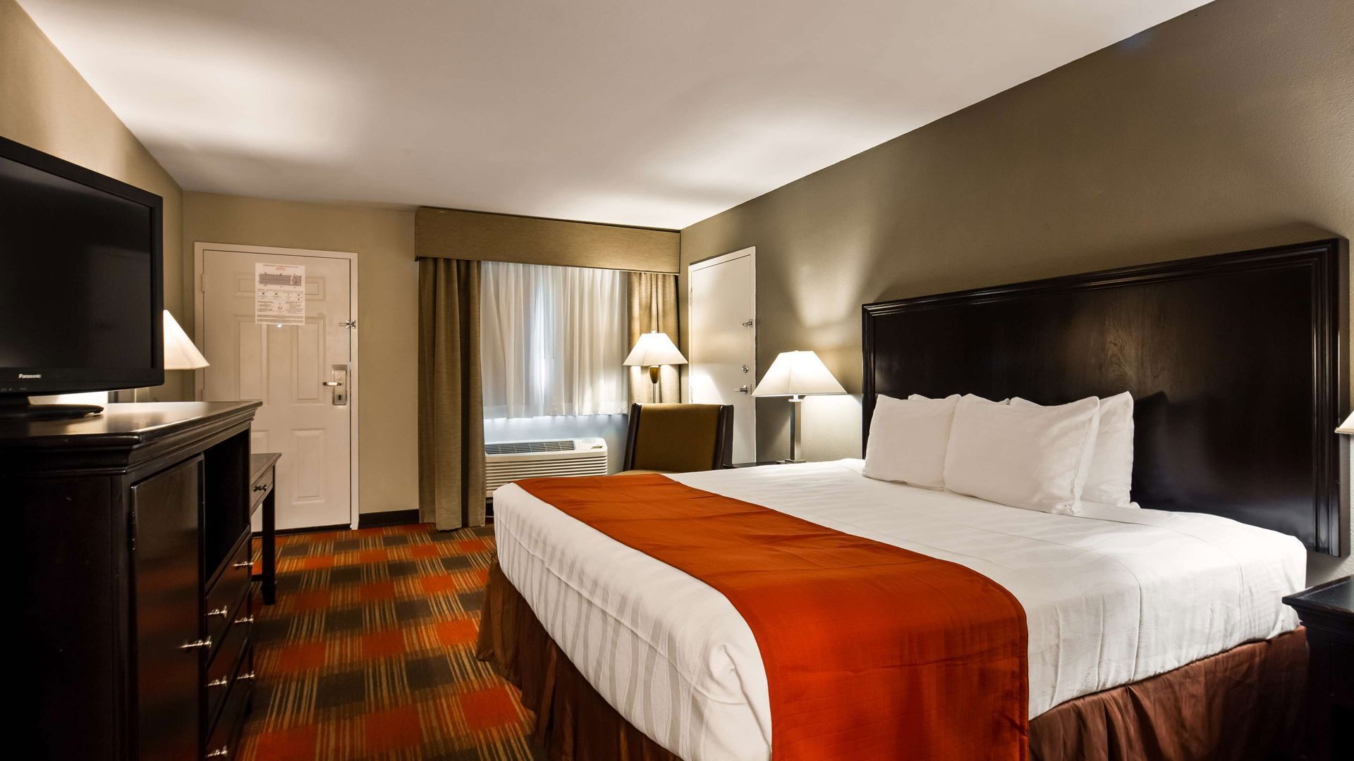 Coffre-fort, bureau, espace de travail pour ordinateurs portables