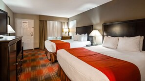 In-room safe, desk, laptop workspace, iron/ironing board - Best Western Willows Inn (Willows)