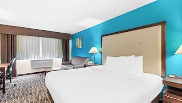 Standard Room, 1 King Bed, Non Smoking, Refrigerator & Microwave | Blackout drapes, iron/ironing board, bed sheets