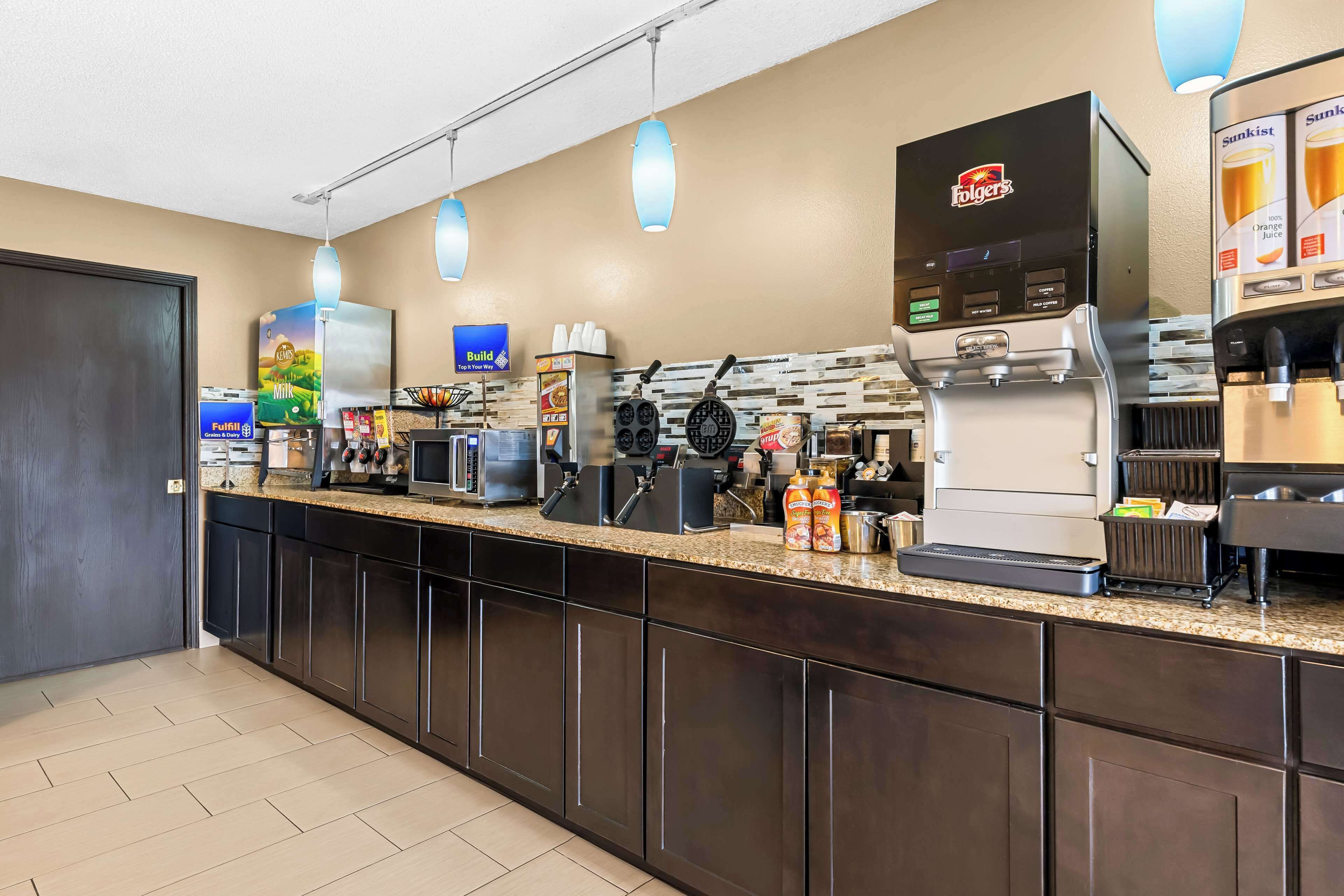 free daily self-service breakfast