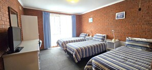 Family Two Bedroom Suite | Minibar, desk, blackout curtains, iron/ironing board - Whalers Rest Motor Inn (Portland North)