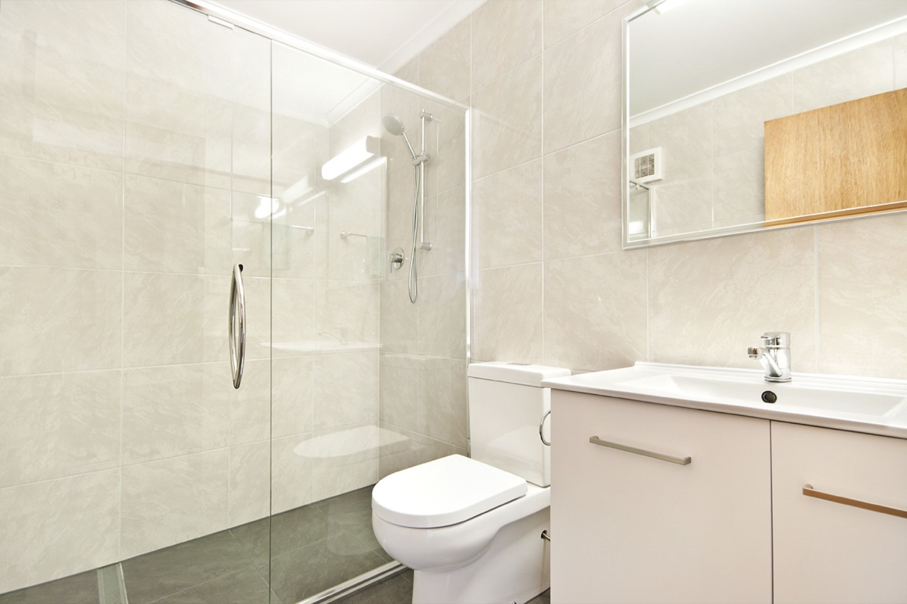 Familien-Suite, 2 Schlafzimmer | Badezimmer | Kostenlose Toilettenartikel, Haartrockner, Handtücher