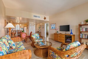 Room, 1 Bedroom, Ocean View (Unit 602 ,1Bath) | Living area | TV