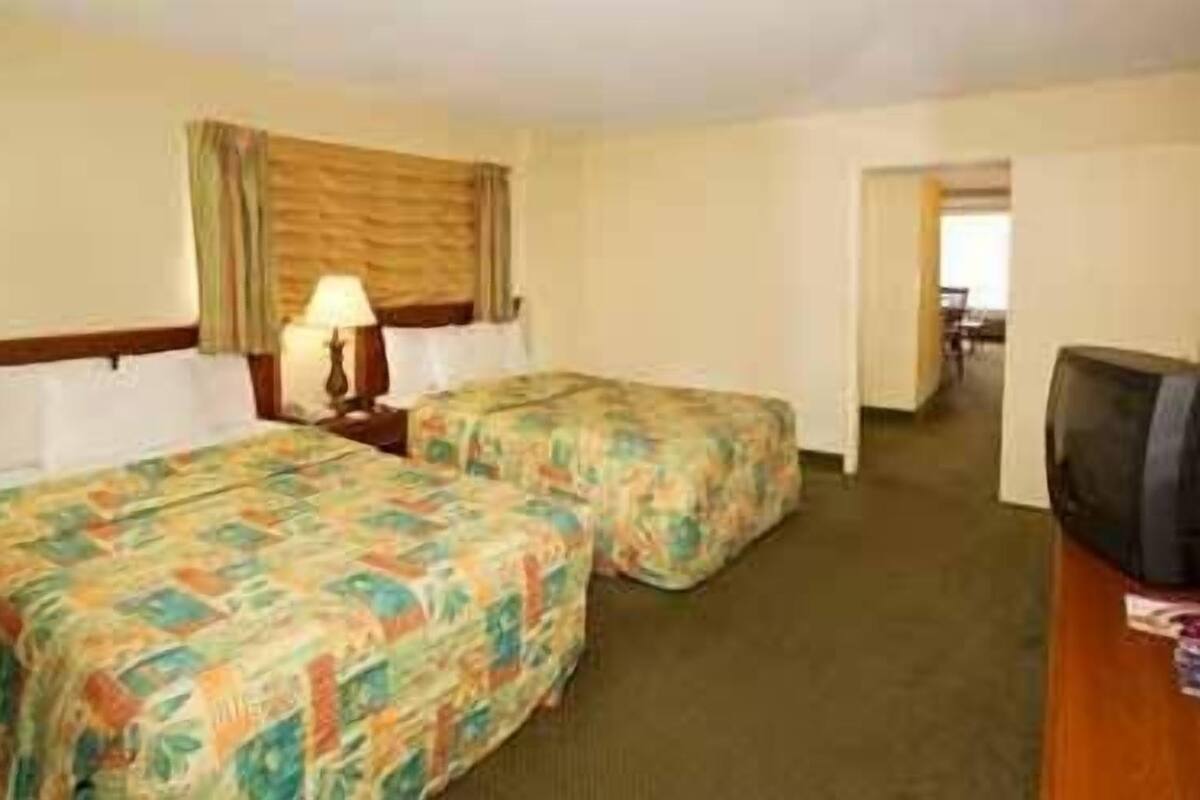 2 Double Beds, Kitchenette, Oceanfront | In-room safe, blackout drapes, iron/ironing board, cribs/infant beds