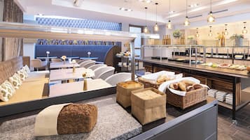 Daily full breakfast (EUR 19 per person)