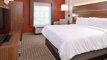 Premium bedding, in-room safe, desk, blackout drapes