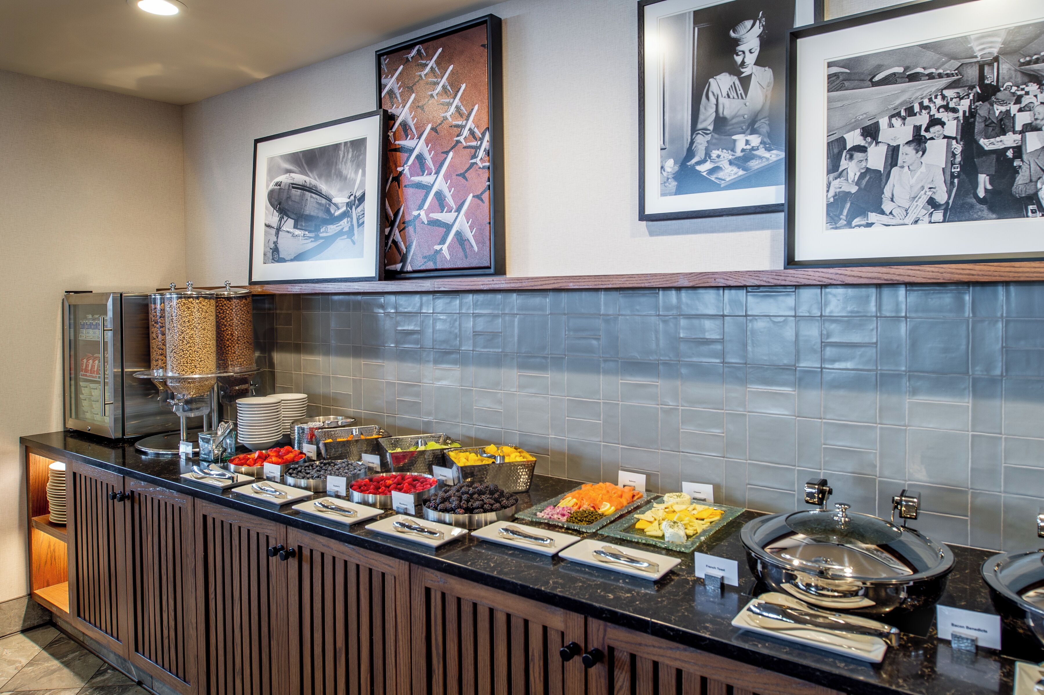 Daily full breakfast (USD 19.95 per person)