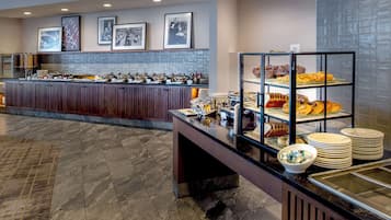 2 restaurants, breakfast, lunch, dinner served; American cuisine