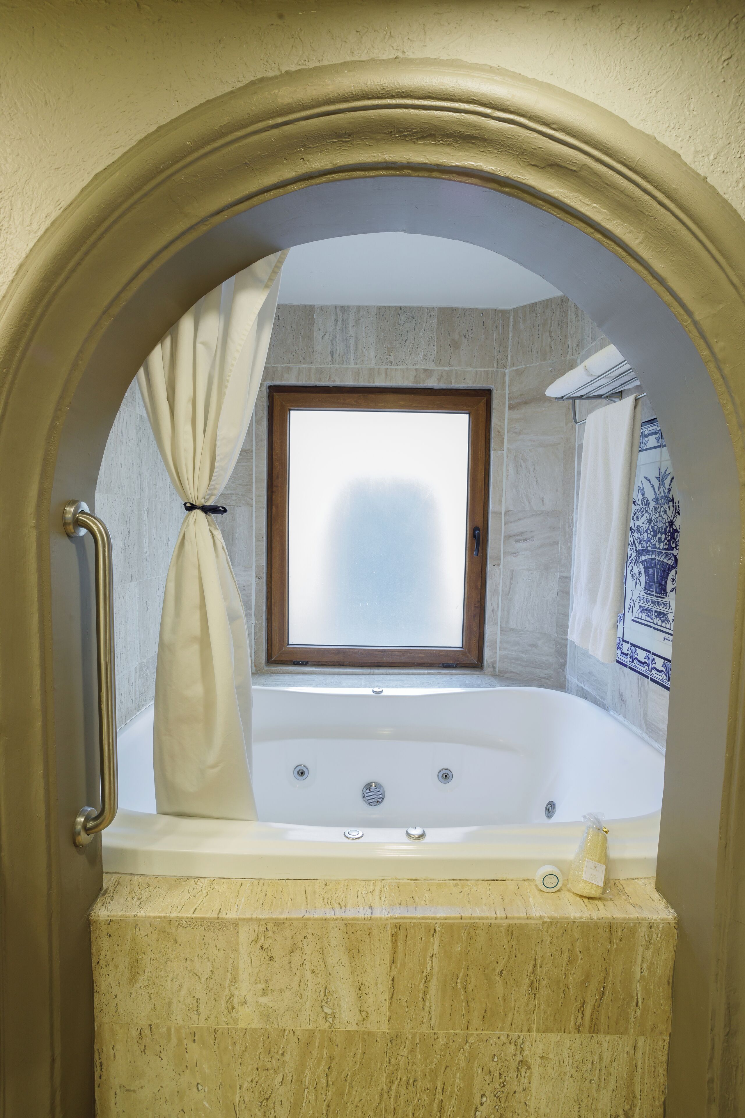 suite gobernador king | 1 bedroom, premium bedding, down duvets, minibar