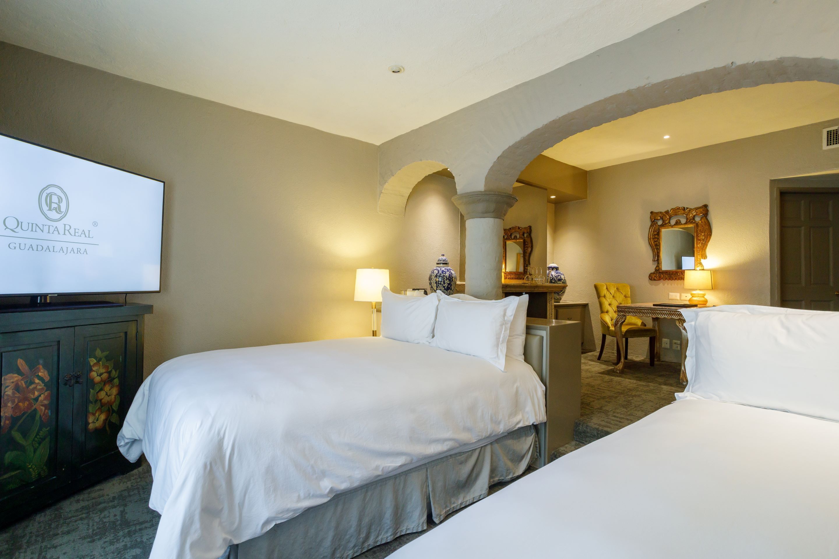 master suite dos camas | 1 bedroom, premium bedding, down duvets, minibar