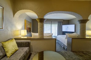 1 habitación, ropa de cama de alta calidad, cubrecamas y minibar 