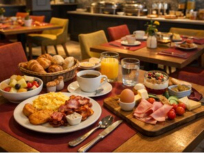 Zimmersafe, Schreibtisch, laptopgeeigneter Arbeitsplatz