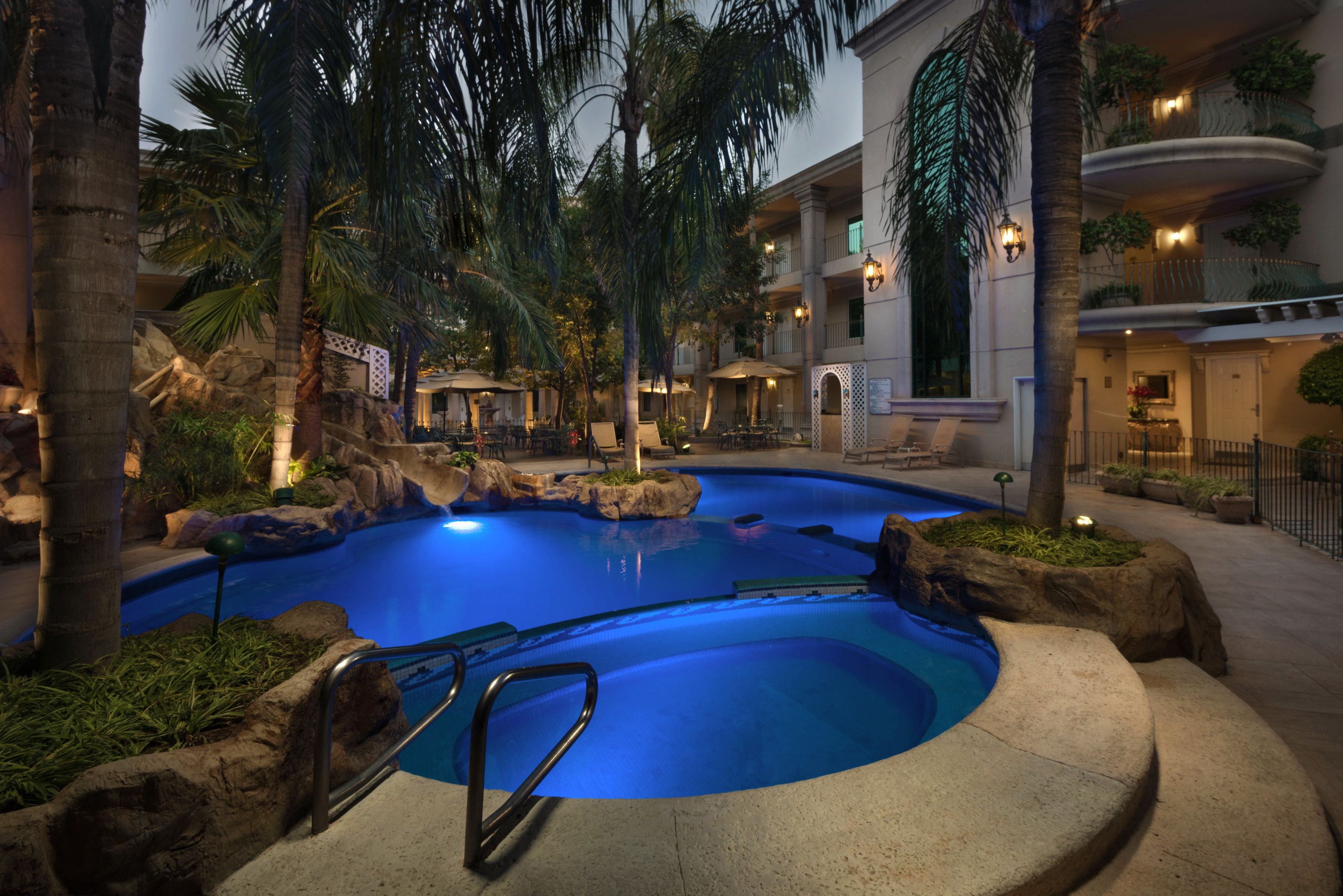 Outdoor pool, sun loungers