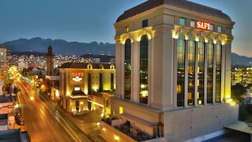 Fassade der Unterkunft – Abend/Nacht