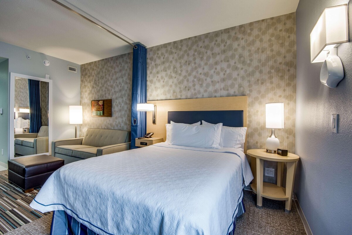 In-room safe, blackout drapes, cribs (surcharge), rollaway beds (free)