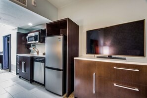 Studiosuite, 1 King-Bett, Nichtraucher | Eigene Küche | Kühlschrank, Mikrowelle, Wasserkocher mit Kaffee-/Teezubehör