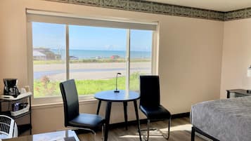 Premium Room, 1 King Bed, Non Smoking, Ocean View | Premium bedding, memory foam beds, desk, laptop workspace