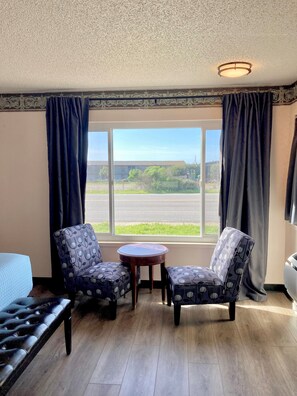 Premium Room, 1 King Bed, Non Smoking, Ocean View | Premium bedding, memory-foam beds, desk, laptop workspace