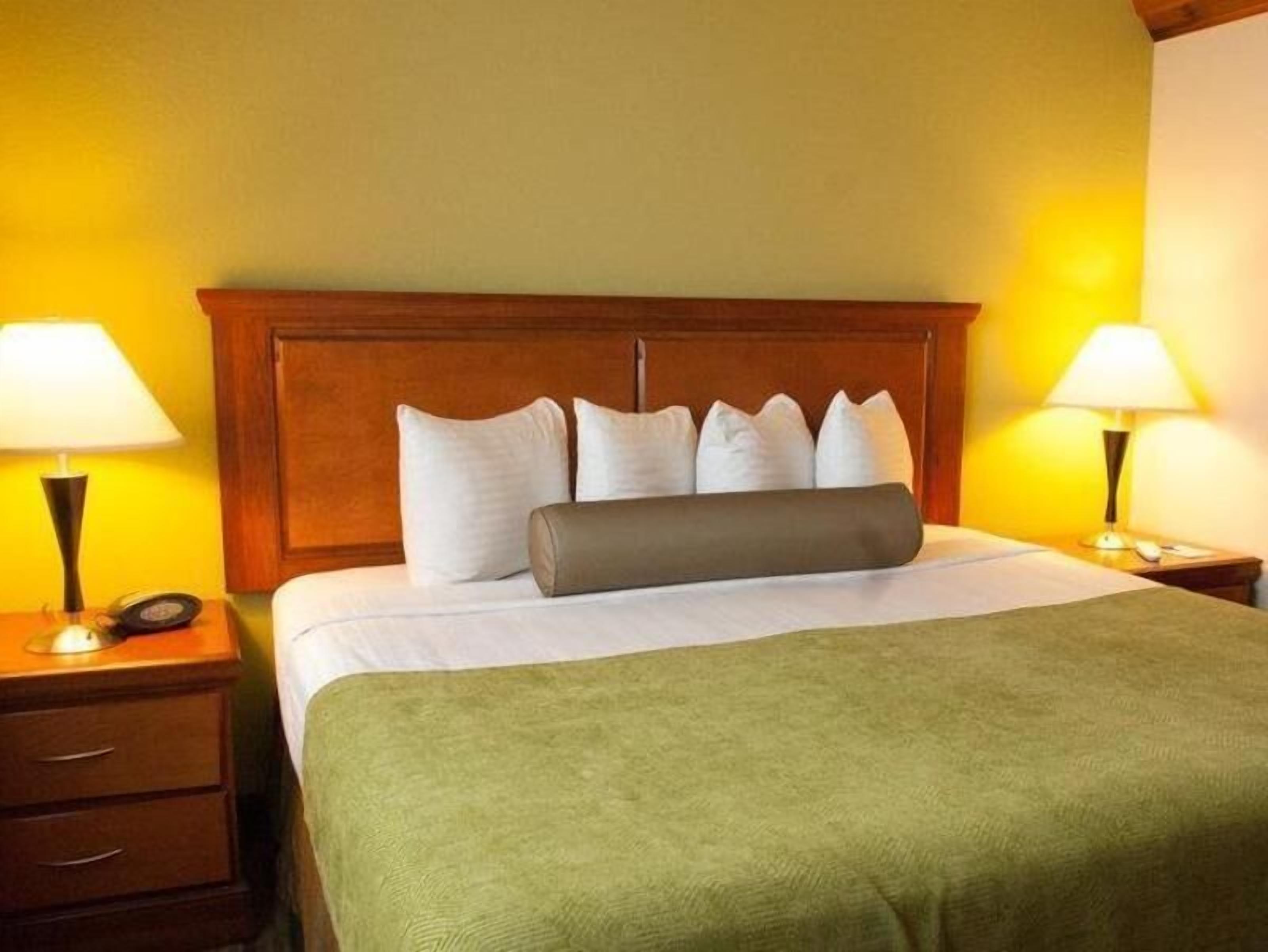 In-room safe, desk, laptop workspace, iron/ironing board
