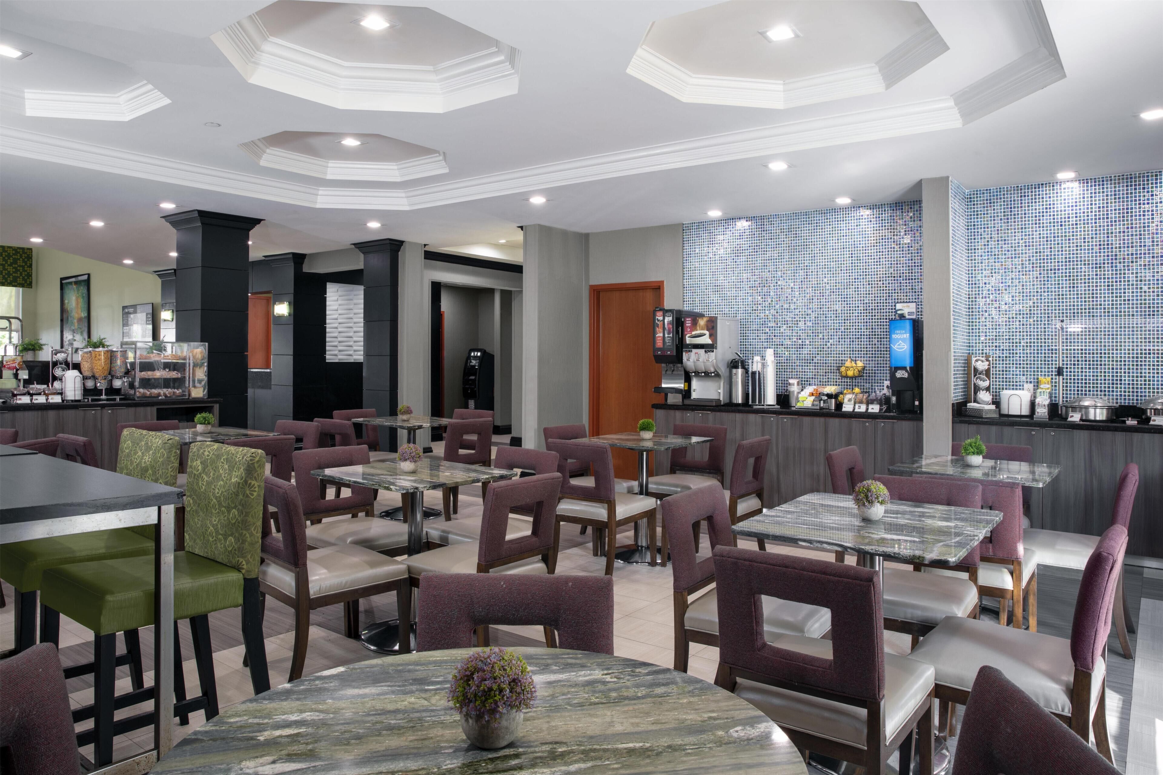 Desayuno buffet incluido todos los días 
