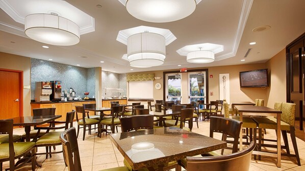 Free daily buffet breakfast - Best Western Plus Miami-Doral/Dolphin Mall (Miami)