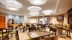 Free daily buffet breakfast