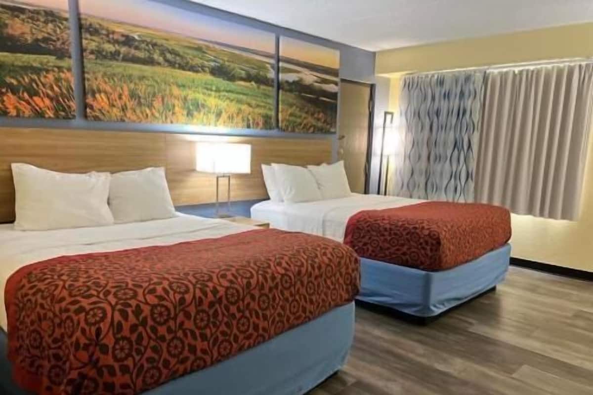 Desk, iron/ironing board, free WiFi, bed sheets