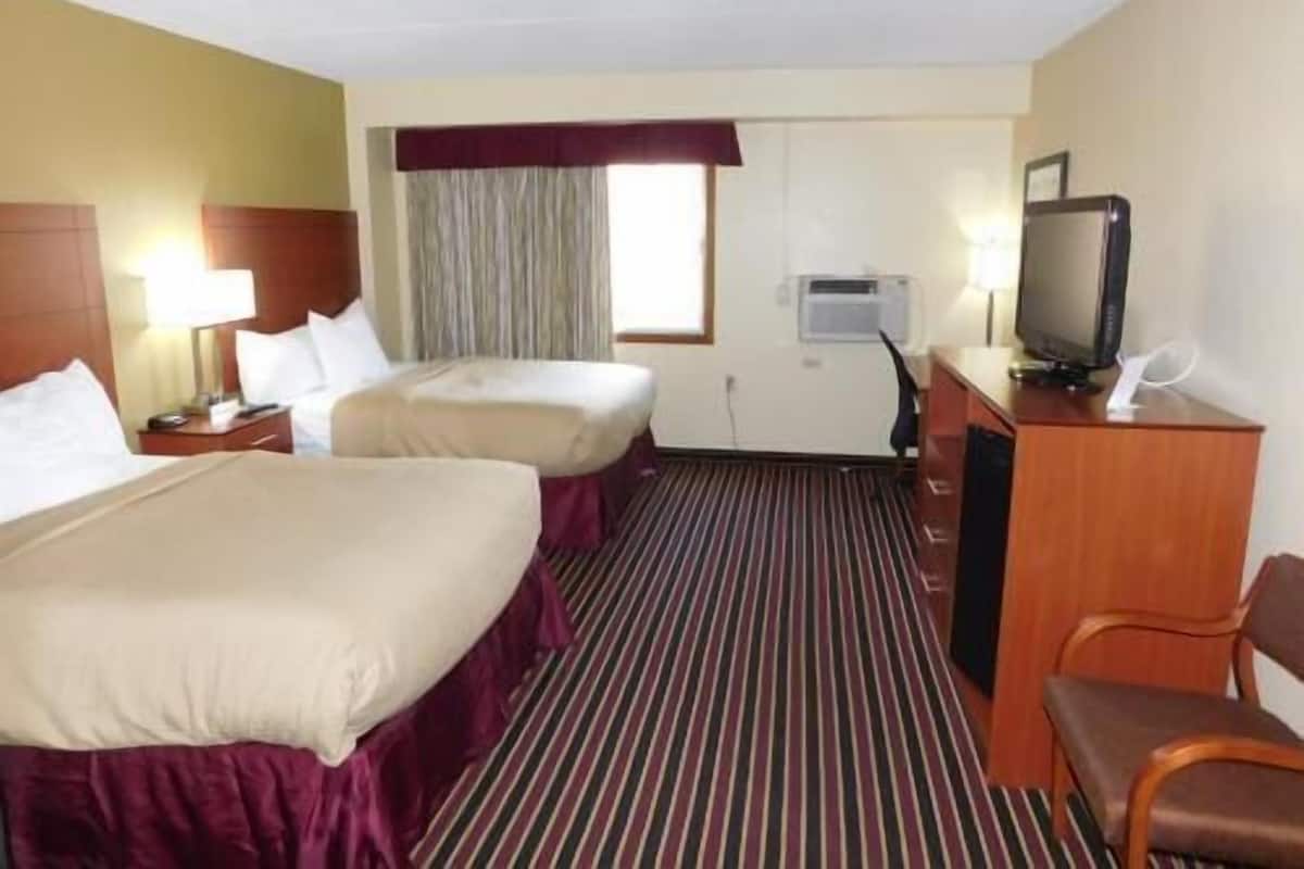 Desk, iron/ironing board, free WiFi, bed sheets