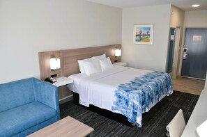 华丽客房, 1 张特大床, 无烟房 | 办公桌、笔记本电脑工作区、遮光窗帘、熨斗/熨衣板