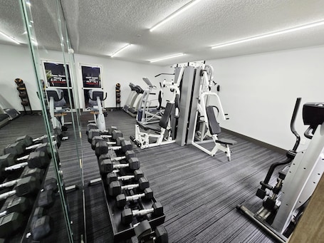 Fitness facility. Americas Best Value Inn & Suites Foley Gulf Shores