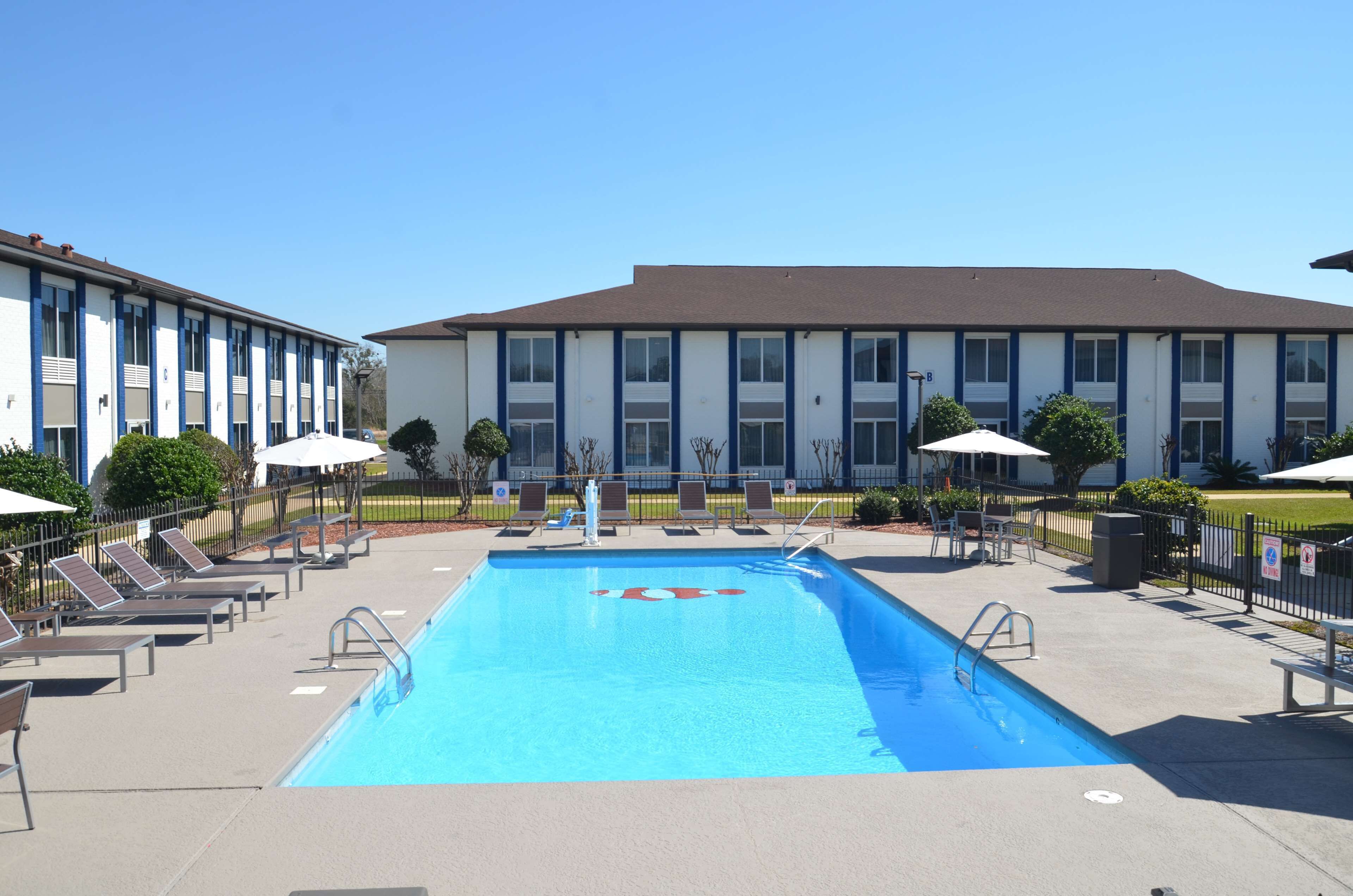 Außenpool, Liegestühle